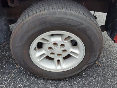 2001 Dodge Dakota Club Cab 131 WB Base