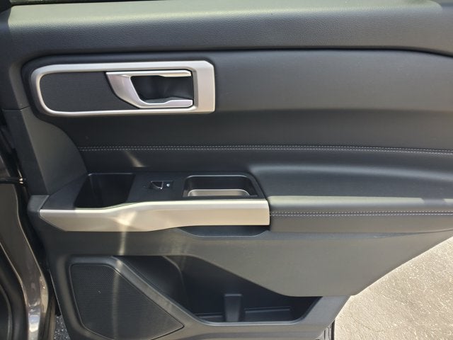2023 Ford Explorer XLT RWD