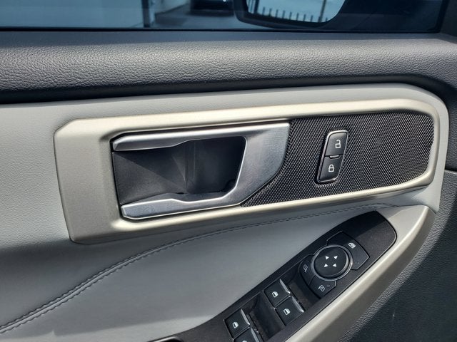 2023 Ford Explorer XLT RWD
