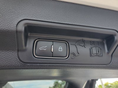2023 Ford Explorer XLT RWD
