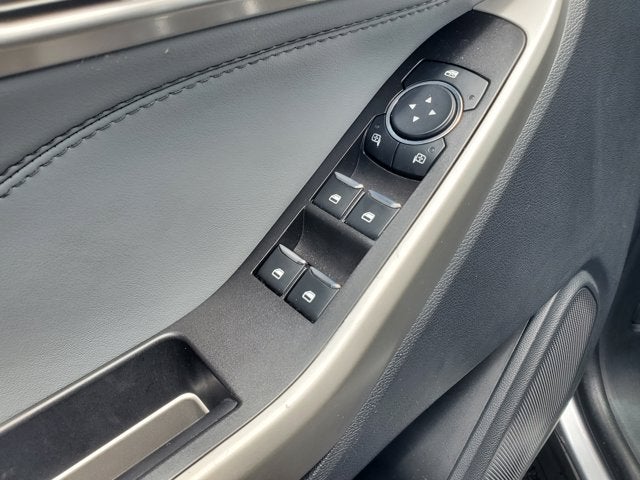 2023 Ford Explorer XLT RWD