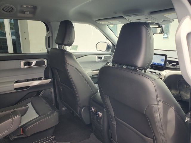 2023 Ford Explorer XLT RWD
