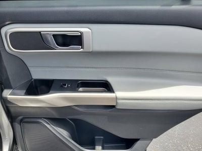 2023 Ford Explorer XLT RWD