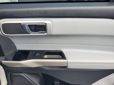 2022 Ford Explorer XLT RWD