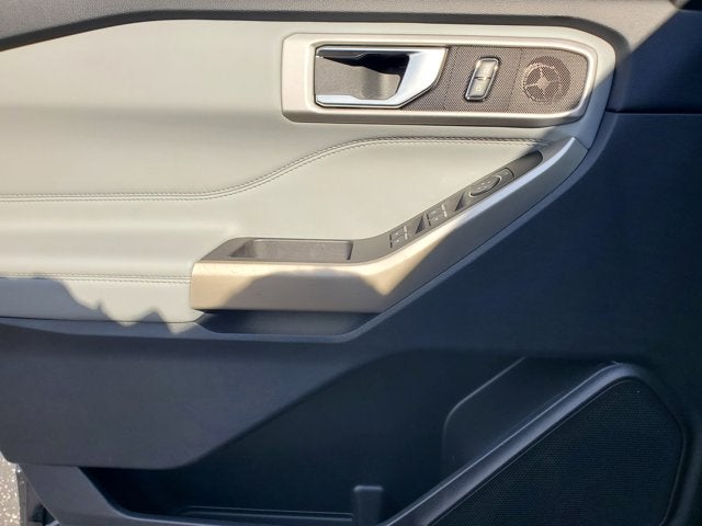 2022 Ford Explorer XLT RWD