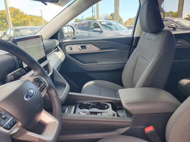 2025 Ford Explorer Active RWD