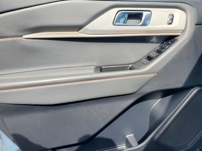 2025 Ford Explorer Active RWD