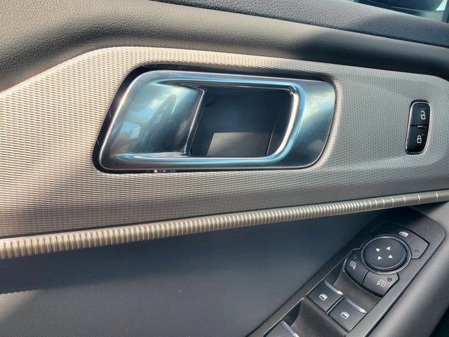 2025 Ford Explorer Active RWD