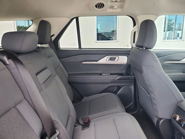 2025 Ford Explorer Active RWD