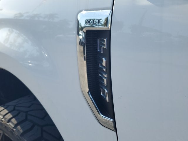 2022 Ford Super Duty F-250 SRW XLT 4WD Crew Cab 6.75' Box