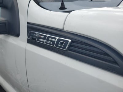 2011 Ford Super Duty F-250 SRW 2WD SuperCab 158 XL