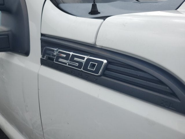 2011 Ford Super Duty F-250 SRW 2WD SuperCab 158 XL