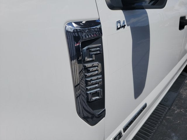 2018 Ford Super Duty F-350 DRW XLT 4WD Crew Cab 8' Box