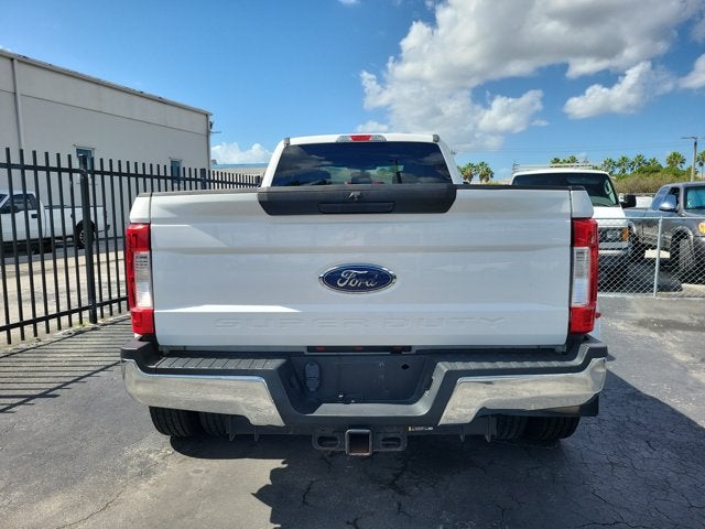 2018 Ford Super Duty F-350 DRW XLT 4WD Crew Cab 8' Box