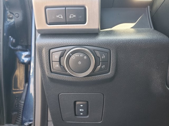 2016 Ford F-150 2WD SuperCrew 145 Platinum