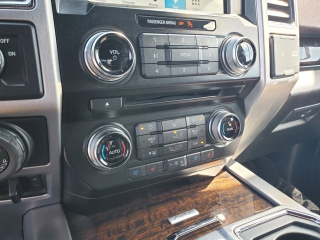 2016 Ford F-150 2WD SuperCrew 145 Platinum