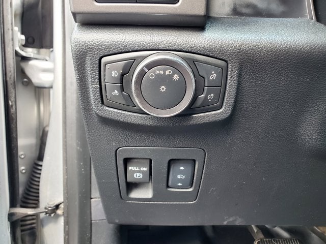 2015 Ford F-150 2WD SuperCrew 145 XL