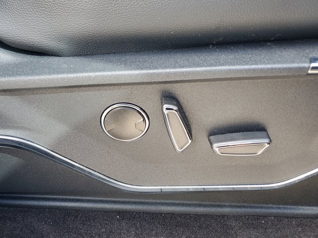 2022 Ford F-150 LARIAT 4WD SuperCrew 5.5' Box