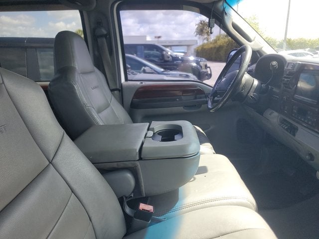 2005 Ford Super Duty F-350 DRW Crew Cab 156 XL 4WD