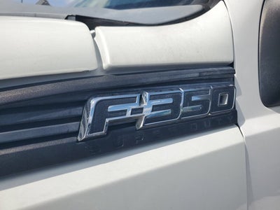 2005 Ford Super Duty F-350 DRW Crew Cab 156 XL 4WD