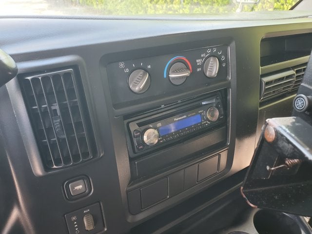 2005 Chevrolet Express Commercial Cutaway 159 WB C7A DRW