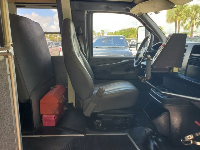2005 Chevrolet Express Commercial Cutaway 159 WB C7A DRW