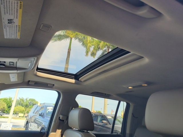 2015 Chevrolet Suburban 2WD 4dr LTZ