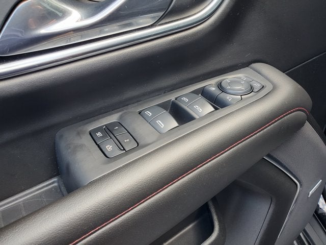 2024 Chevrolet Suburban 4WD 4dr RST
