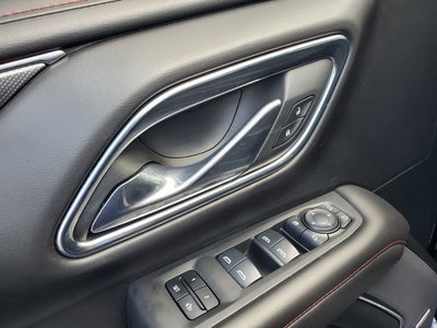 2024 Chevrolet Suburban 4WD 4dr RST