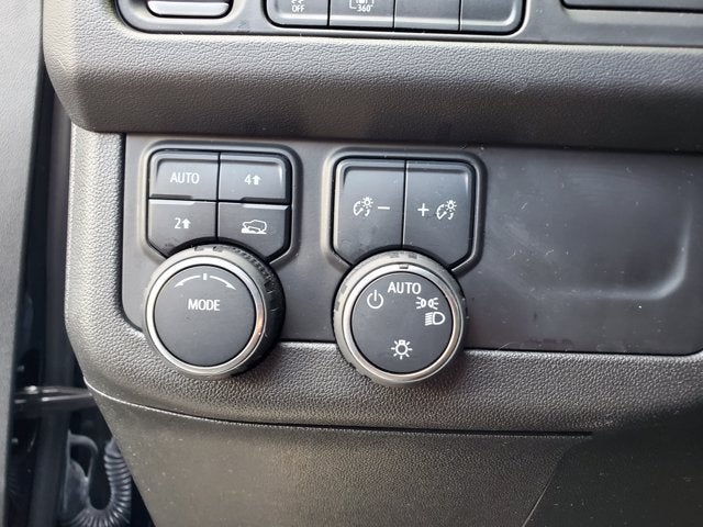 2024 Chevrolet Suburban 4WD 4dr RST