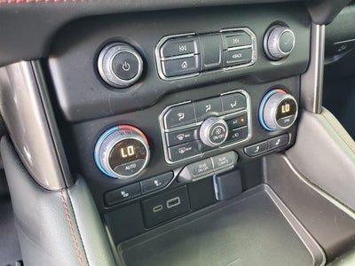 2024 Chevrolet Suburban 4WD 4dr RST