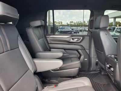 2024 Chevrolet Suburban 4WD 4dr RST
