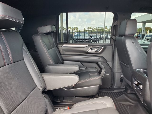 2024 Chevrolet Suburban 4WD 4dr RST