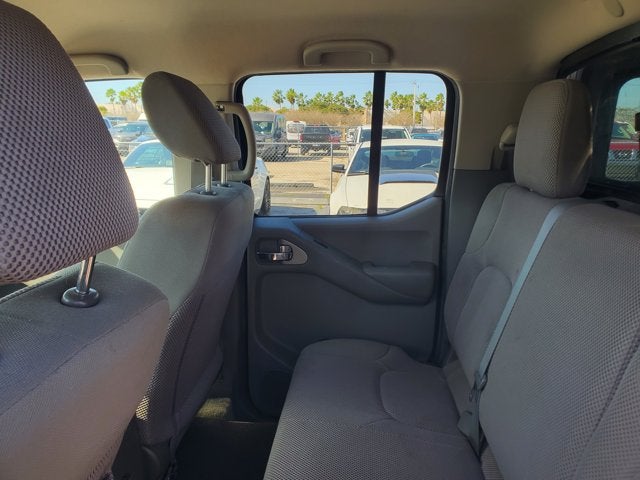 2016 Nissan Frontier 2WD Crew Cab SWB Auto SV