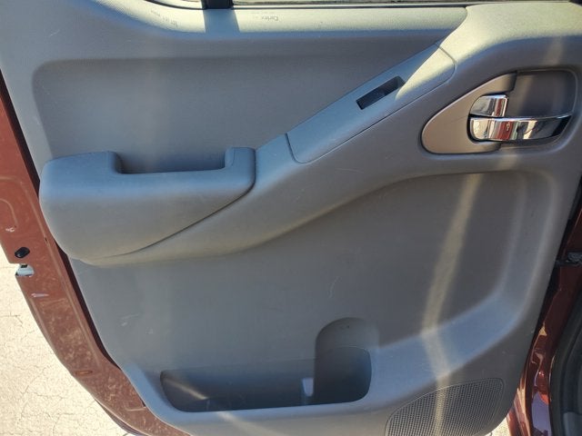 2016 Nissan Frontier 2WD Crew Cab SWB Auto SV