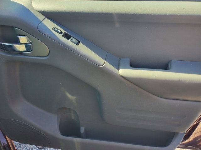 2016 Nissan Frontier 2WD Crew Cab SWB Auto SV