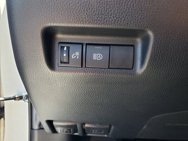 2020 Toyota RAV4 LE FWD (Natl)