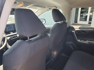 2020 Toyota RAV4 LE FWD (Natl)