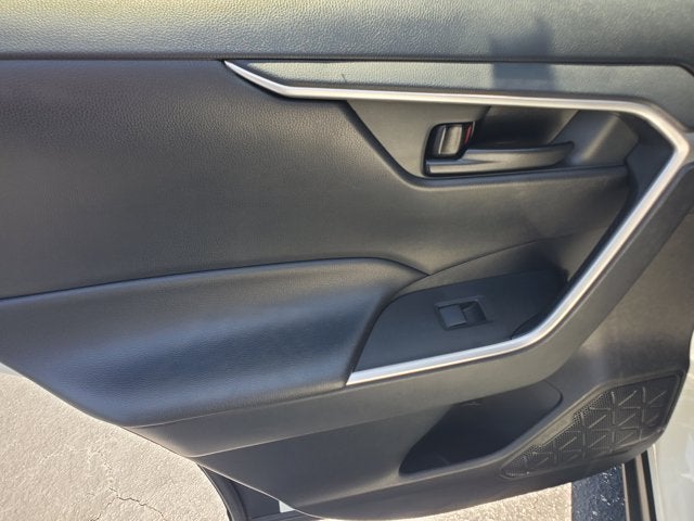 2020 Toyota RAV4 LE FWD (Natl)