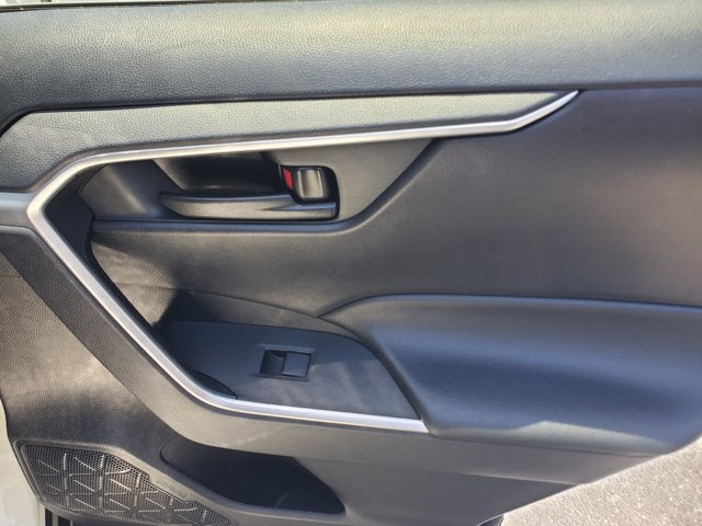 2020 Toyota RAV4 LE FWD (Natl)