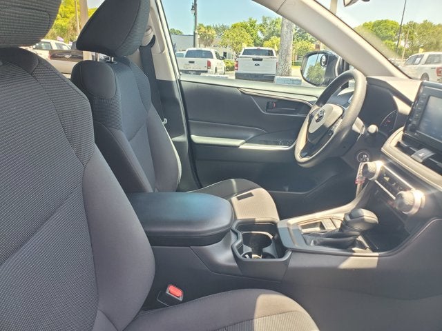 2020 Toyota RAV4 LE FWD (Natl)