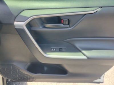2020 Toyota RAV4 LE FWD (Natl)