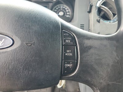 2011 Ford Super Duty F-650 Straight Frame XLT