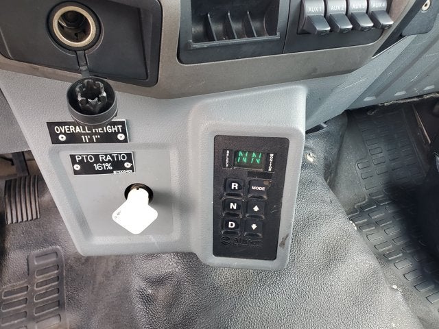 2011 Ford Super Duty F-650 Straight Frame XLT