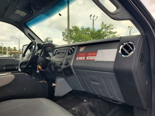2011 Ford Super Duty F-650 Straight Frame XLT