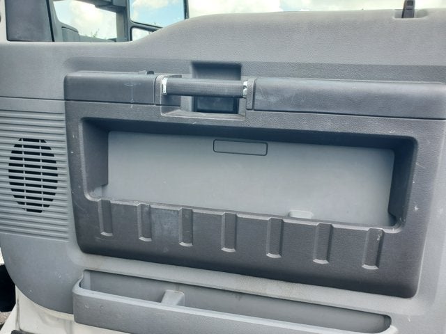2011 Ford Super Duty F-650 Straight Frame XLT