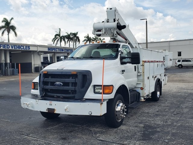 2011 Ford Super Duty F-650 Straight Frame XLT