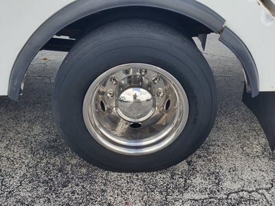 2011 Ford Super Duty F-650 Straight Frame XLT