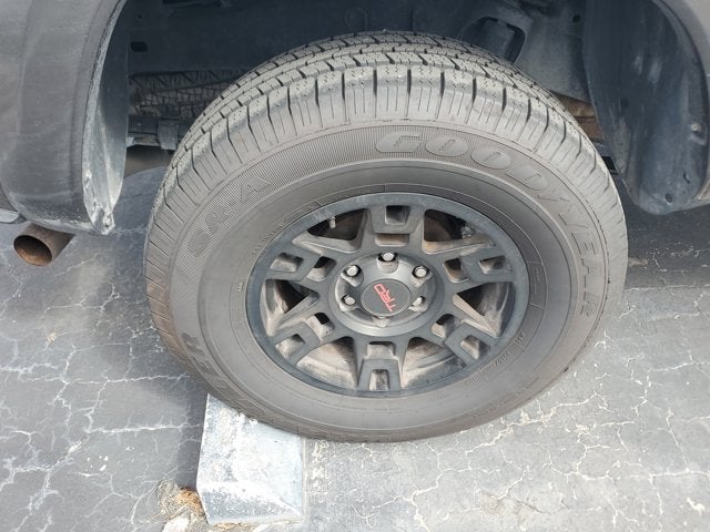 2017 Toyota Tacoma TRD Sport Double Cab 5' Bed V6 4x2 AT (Natl)