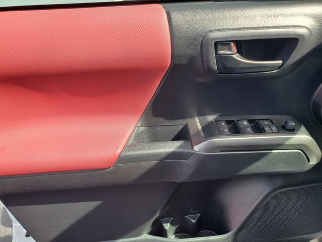 2022 Toyota Tacoma 2WD SR5 Double Cab 5' Bed V6 AT (Natl)